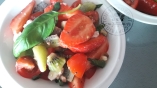Salade de fraises kiwis tomates chèvre et 1